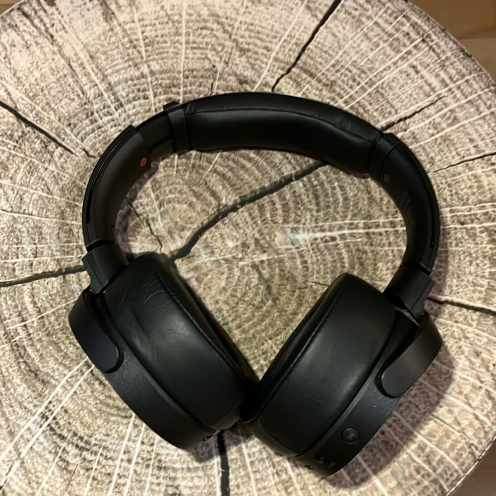 Like New Sony Black Over-Ear Noise Cancelling Headphones